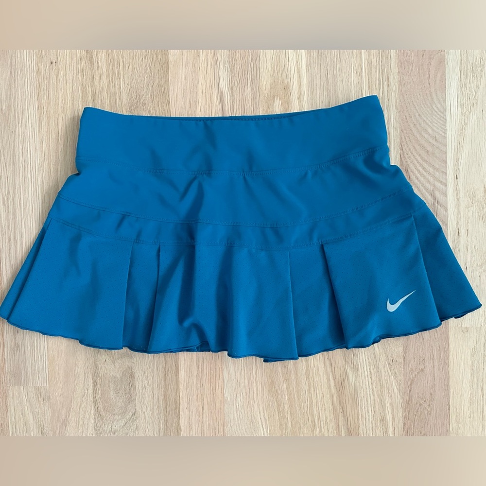 Nike tennis skirt size Small